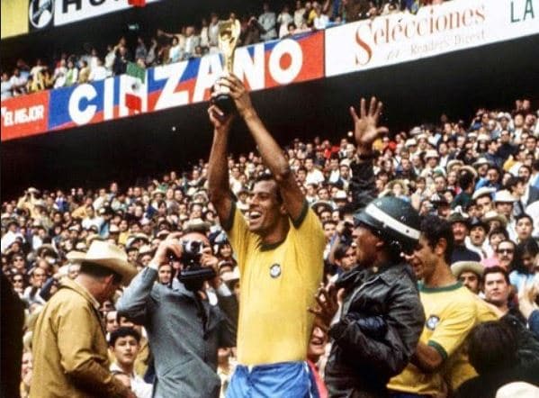 Brazilian World Cup Winning Captain Carlos Alberto Dies At 72