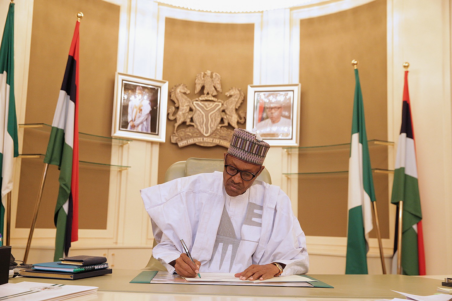 Speaker Dogara Receives President Buhari’s Resumption Letter