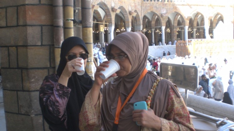 Saudi, NAHCON Assist Nigerian Pilgrims With Water Following Unbearable Heat