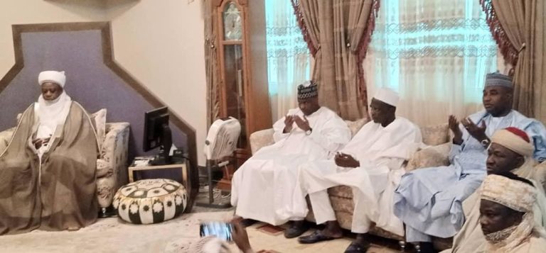 Tambuwal visits Sultan, offers to work with opposition
